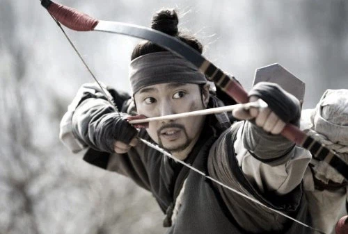 Wuxia 'Righteous Faction' When Someone Pulls Out a Bow: 'That's CHEATING!' ๐